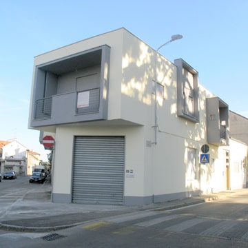 Restyling of a residential and tertiary building.